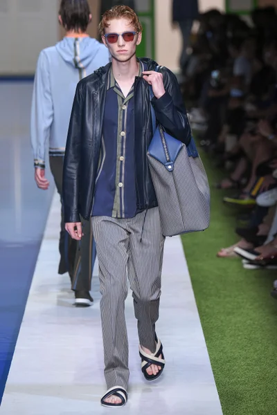 Look 38